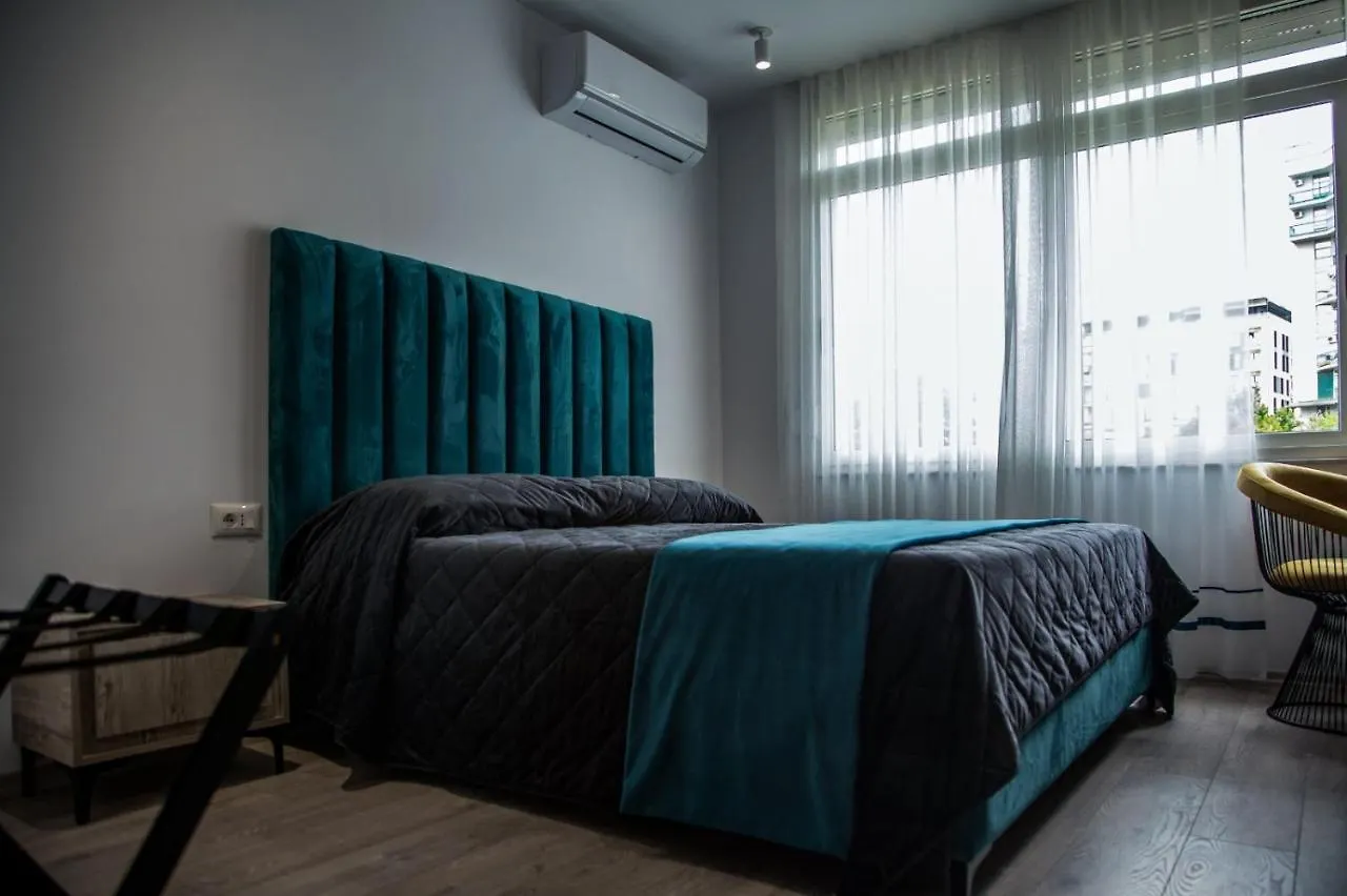 Lucas Central Premium Studios Tirana Albania