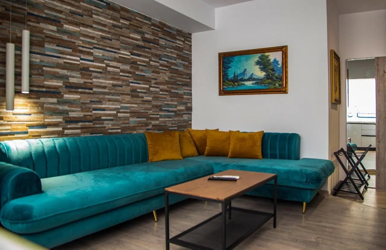 Lucas Central Premium Studios Tirana